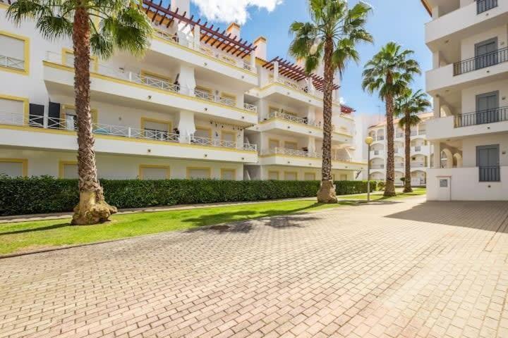 Apartment Alfarmar - Pool, Beach Only A Few Minutes Away Albufeira Luaran gambar