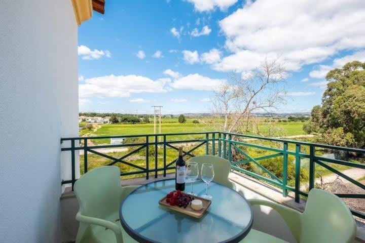 Apartment Alfarmar - Pool, Beach Only A Few Minutes Away Albufeira Luaran gambar